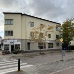 Fasad efter renovering, målning & fönsterbyte